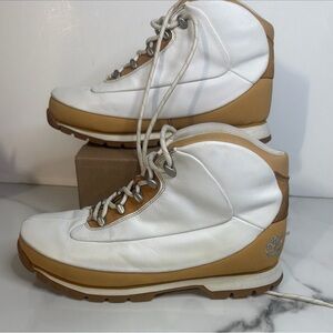 Timberland Euro Dub Hiking Hiker
Fashion Boot White Tan Suede sz 7.5